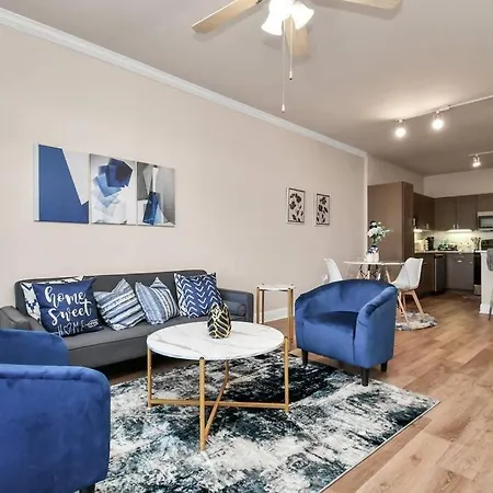 Ultimate Retreat Near Galleria-Pool